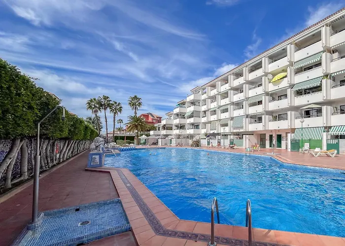 Floral Home - Large Private Terrace With Pool