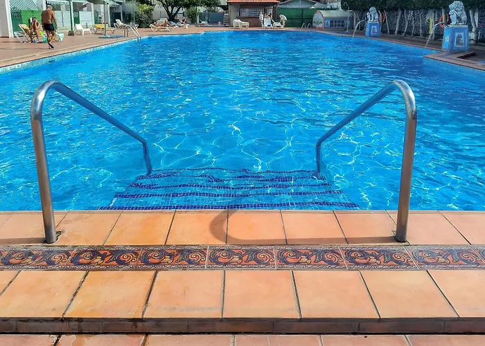 Floral Home - Large Private Terrace With Pool