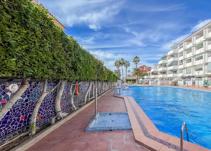 Floral Home - Large Private Terrace With Pool