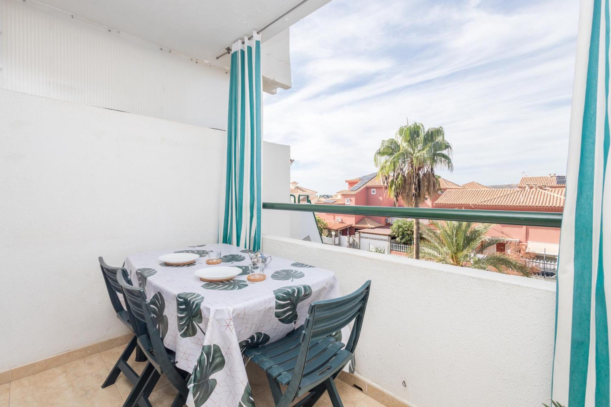 Floral - Large Private Terrace With Pool